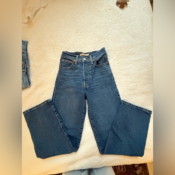 LEVIS - Picture 3 of 4